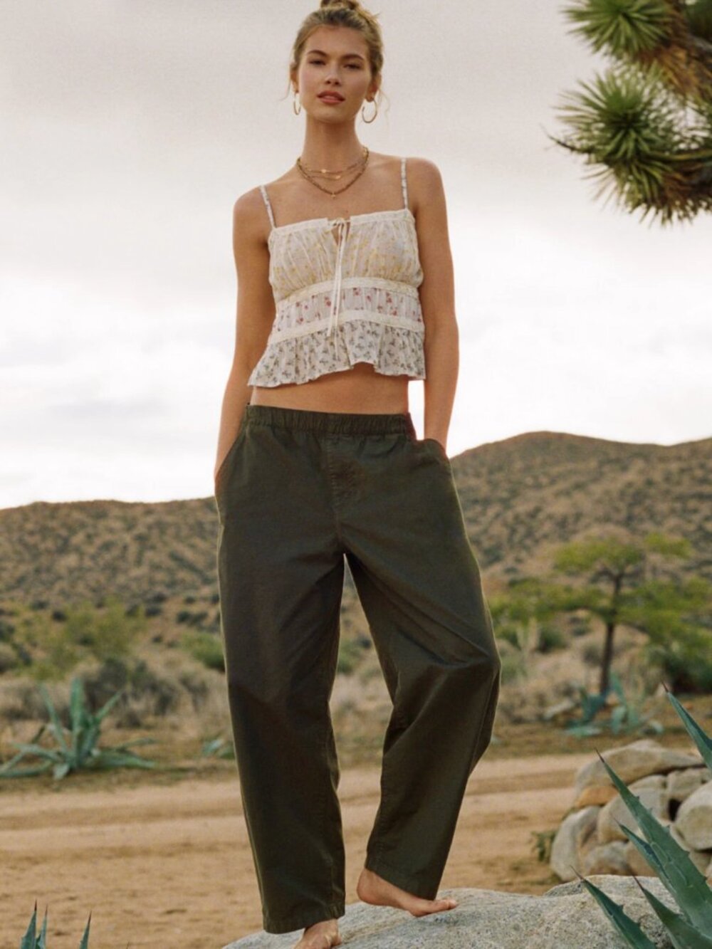 AE Low-Rise Pull-On Barrel Pant American Eagle Camper Green Medium